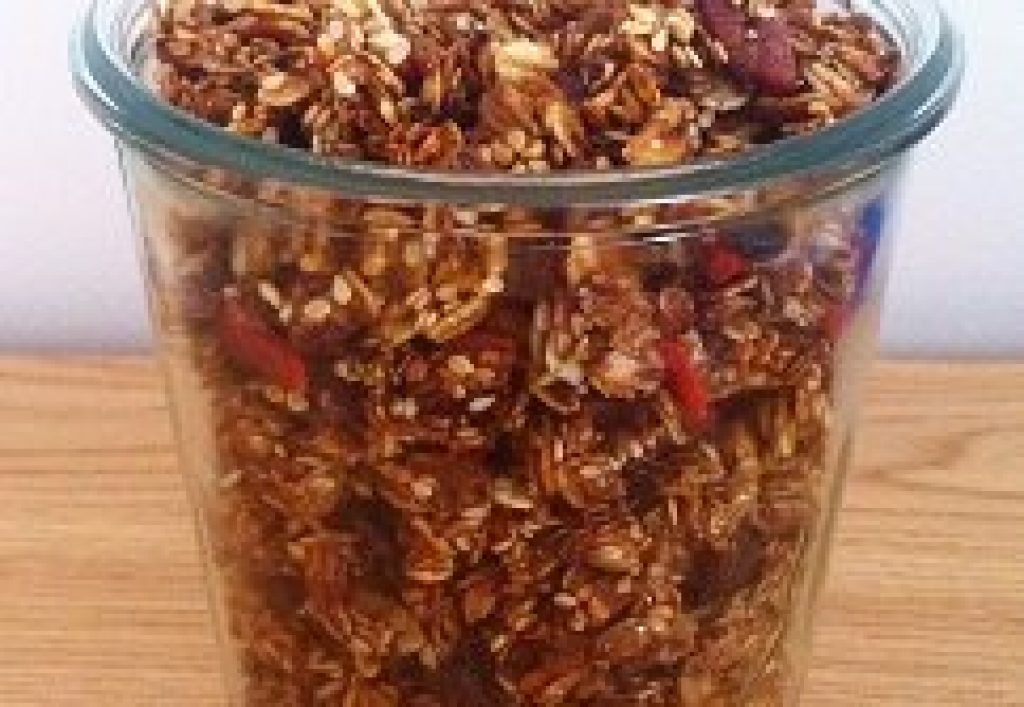 Granola aux noix et aux baies de goji